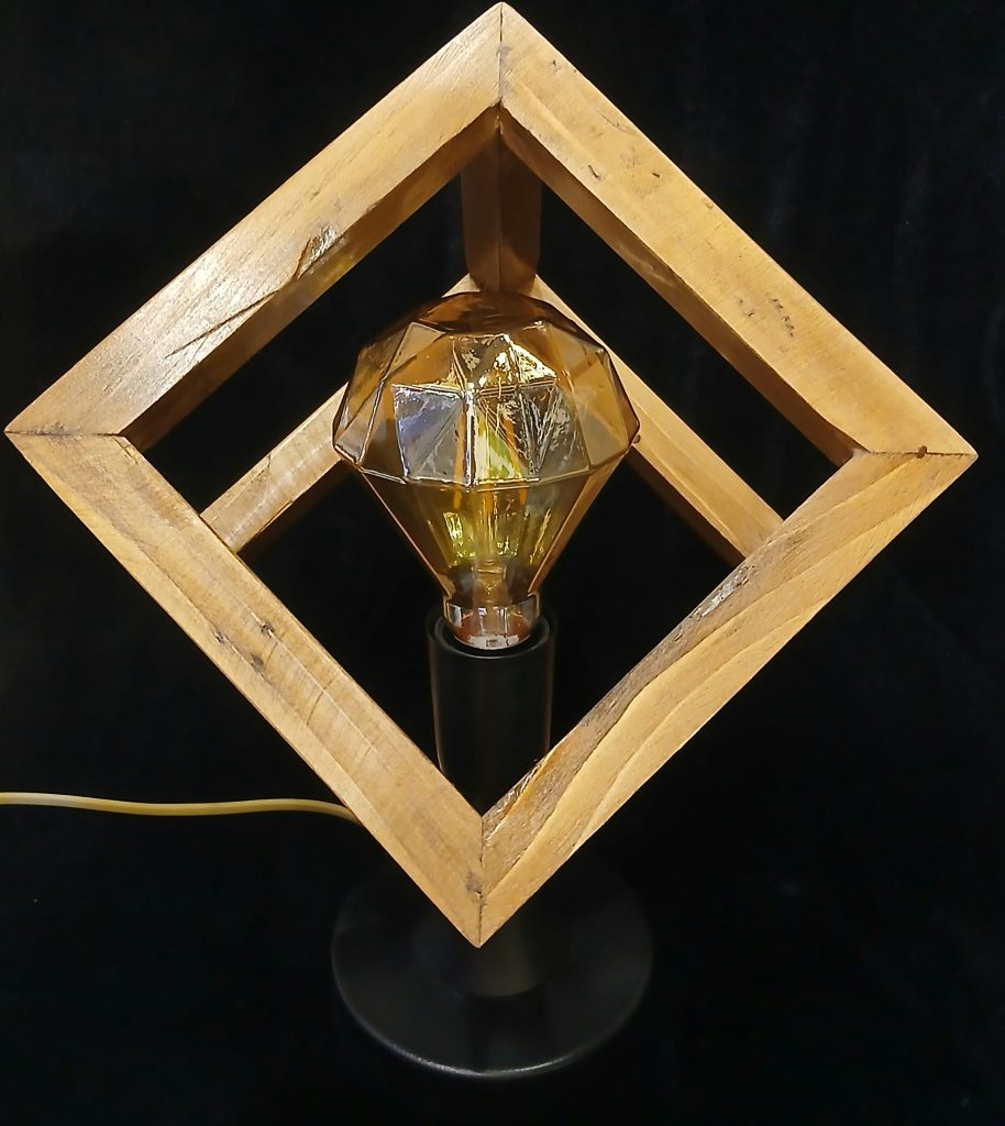 آباژور چوبی مدل مکعب